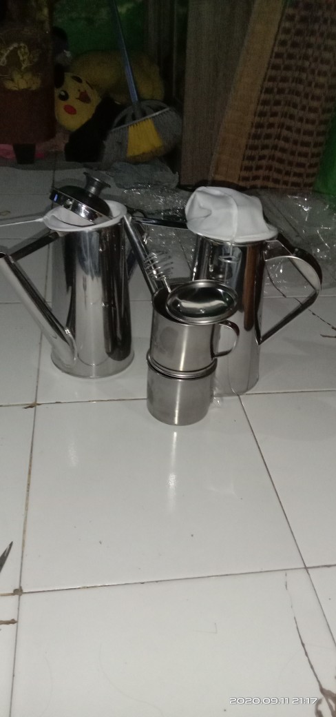 Teko Thai Tea Set / 2 Teko 2 Mug 2 Saringan Plus Kocokan