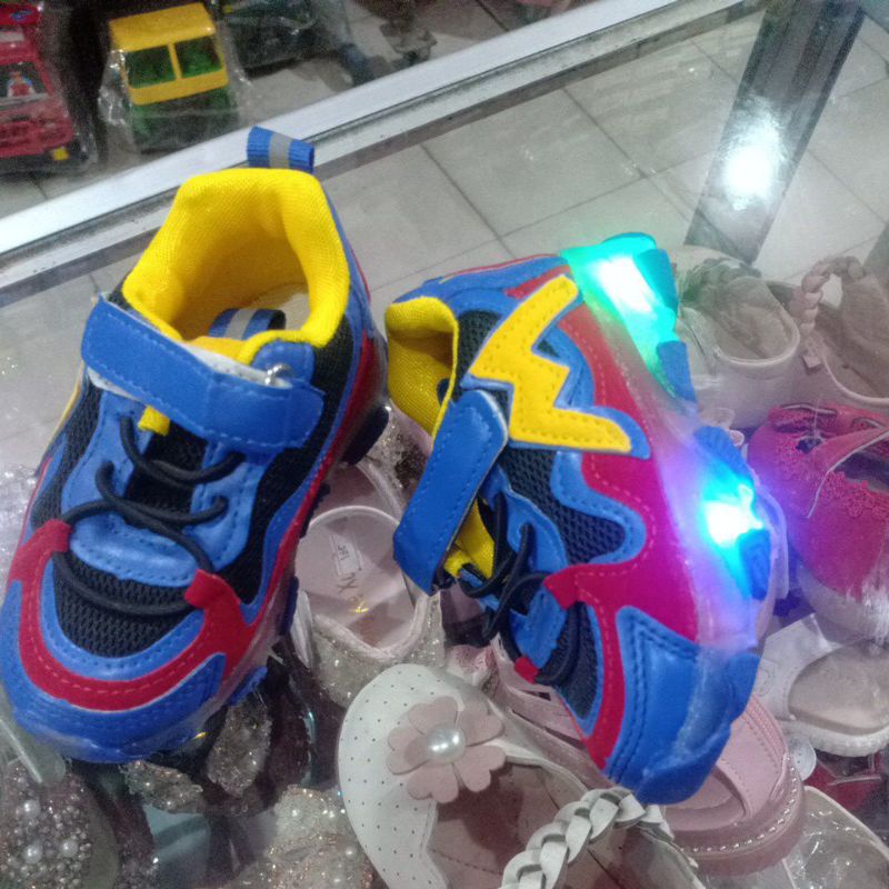 Sepatu Sportsfhesion import  LED Anak-anak 1-4Tahun Size 21-25harga murah