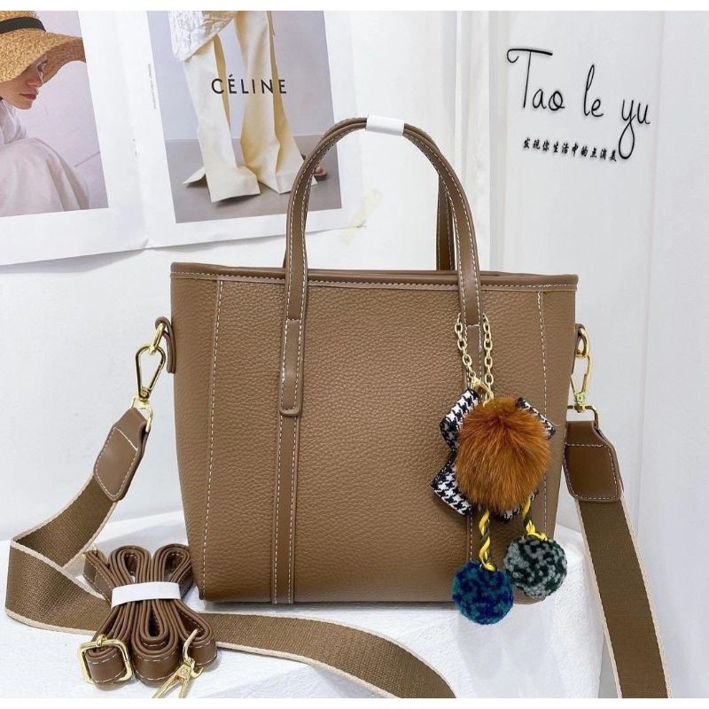 TAS WANITA TAS FASHION TOTE POMPOM MERK IKAN ( TAO LE YU )