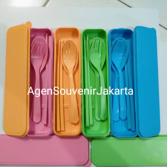 

Souvenir Sendok Set Travel lokal kemas box + kardus