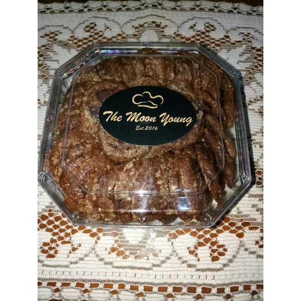 

The Moon Young - Dark Pistachio