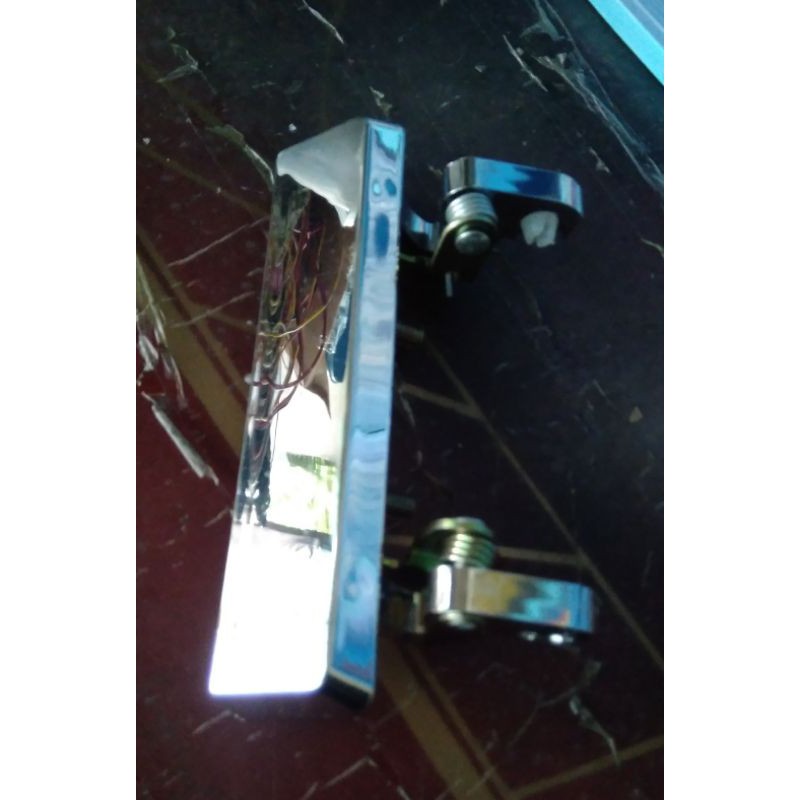 Handle Pintu Luar Carry dan Katana