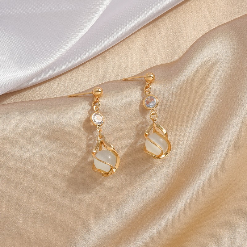 Anting Wanita Berlian Aksesoris Fashion Wanita Import / Anting Wanita Berlian Wanita