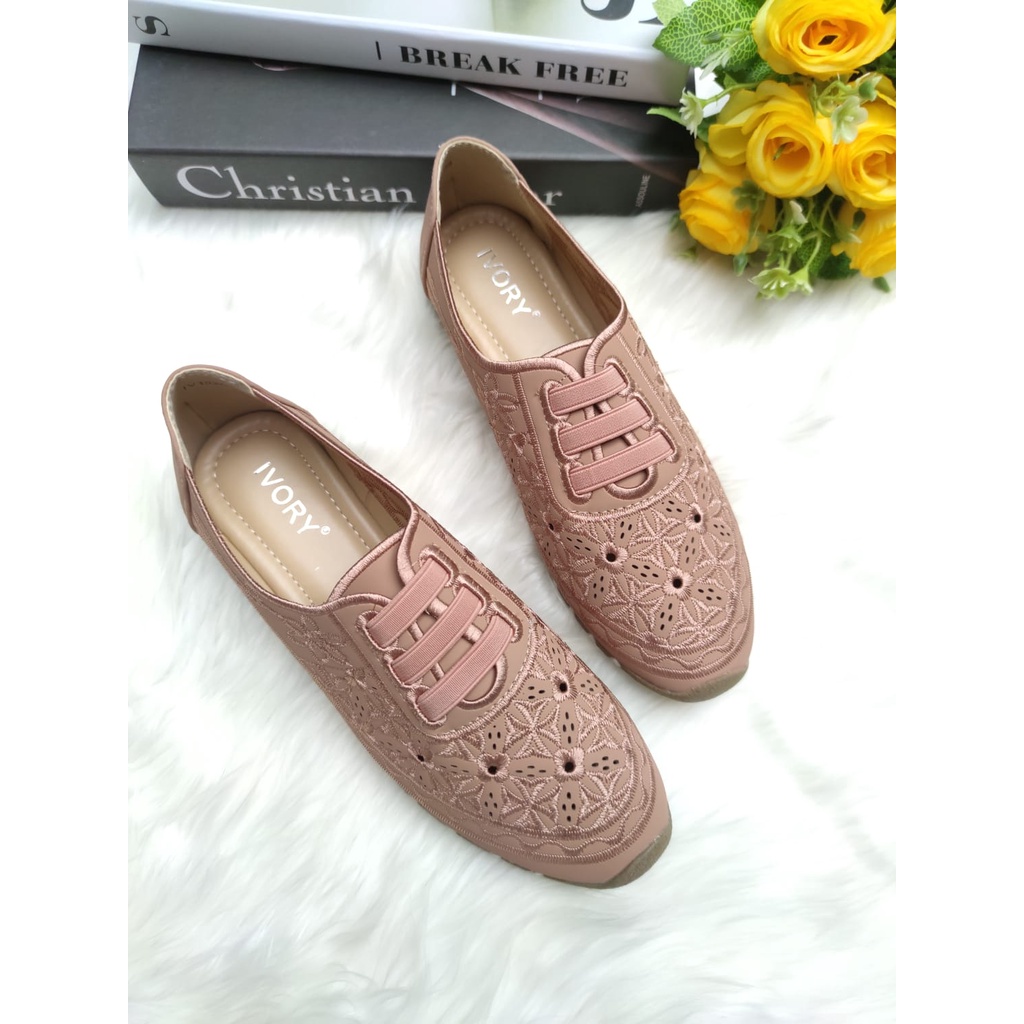 IVORY Sepatu Flat Bordir Wanita Import IV1020-2