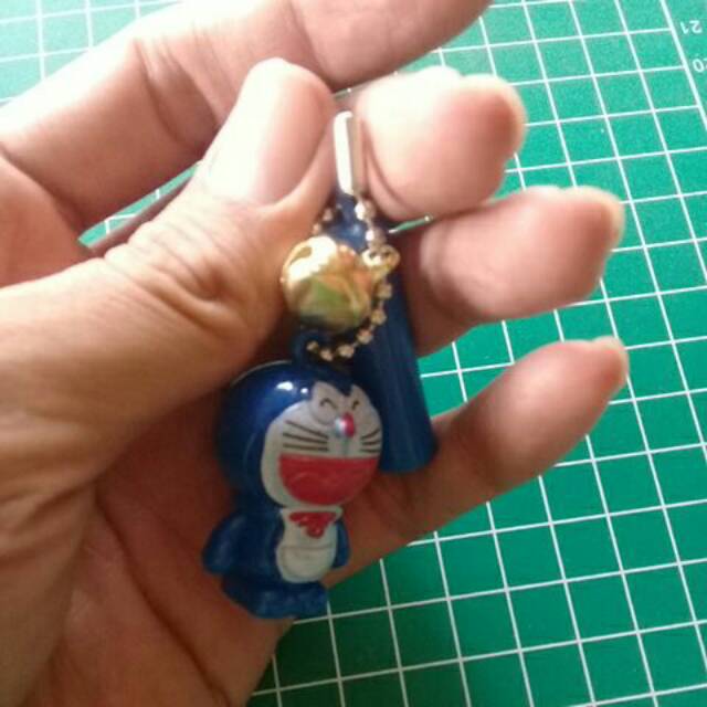 Pulpen Gel Karakter Doraemon + Gantungan Doraemon Suara Krincing