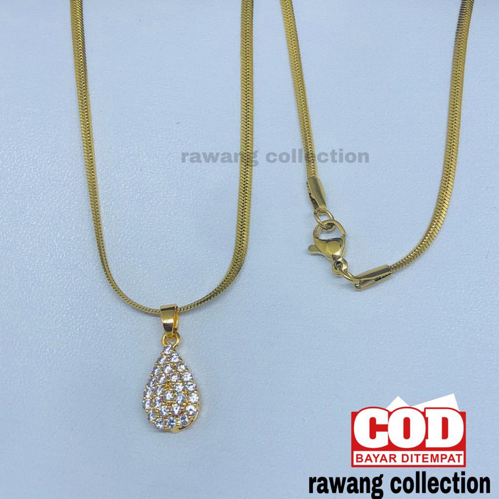 Kalung Titanium Fashion Wanita Plus Liontin Anti Karat