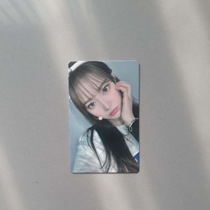 READY STOCK - WEEEKLY Photocard Apple Music China Benefit (Zoa) // We Play