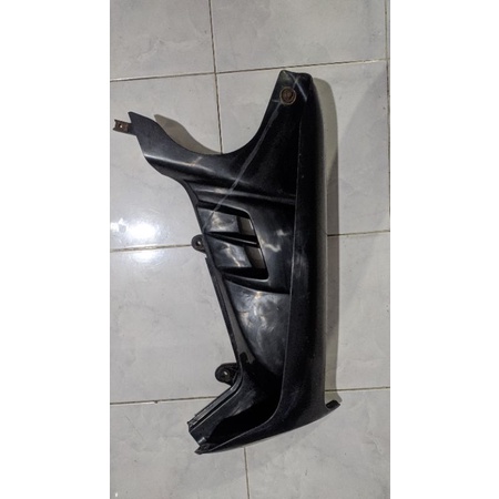 sayap kiri Suzuki Tornado