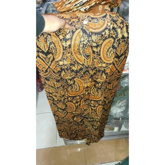 Jarik Wiru Batik Cokelat Cewek Dewasa