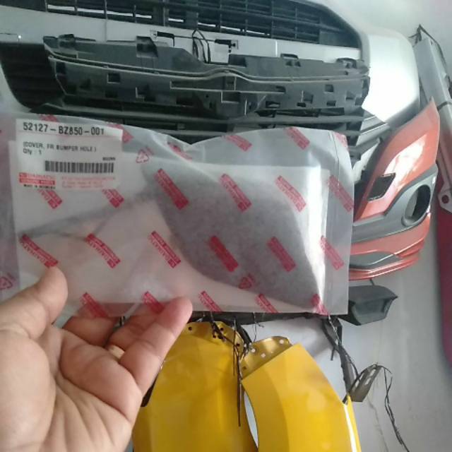 Tutup derek towing bumper ayla 1200cc