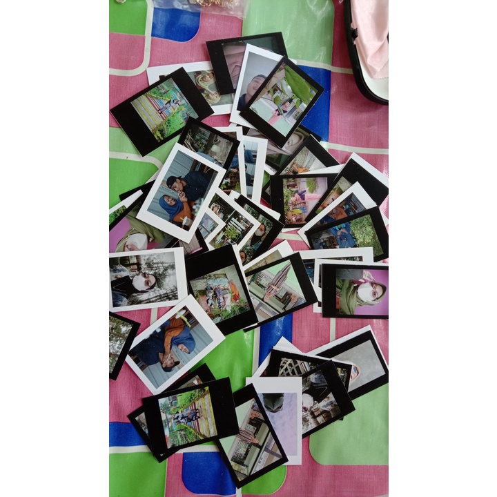 CETAK FOTO POLAROID MURAH BERKUALITAS UKURAN 2R (6X9CM) CETAK POLAROID BACKGROUND HITAM UKURAN 2R