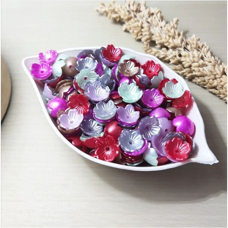 (+- 170 pcs) Mote Kelopak Pearl Bunga Kecil Kode A