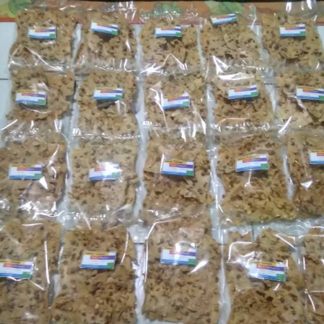 

Peyek kacang. Makanan tradisional