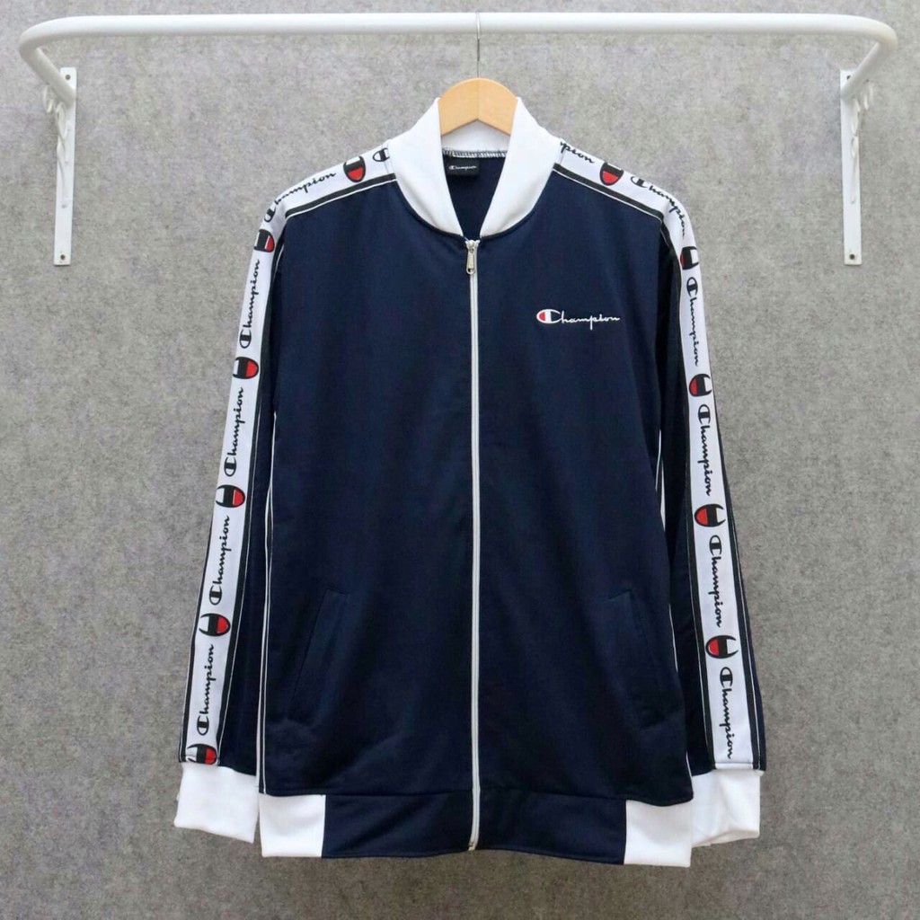 JAKET TRACKTOP CHAMPION PREMIUM 