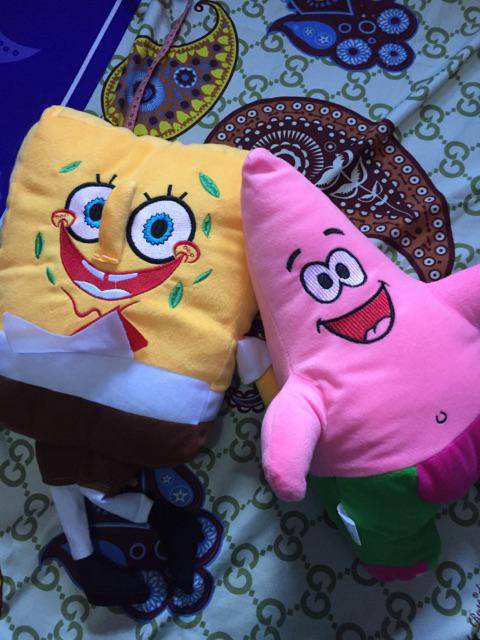 Sepasang boneka spongebob dan Patrick