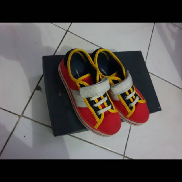 Sepatu anak aixaggio preloved