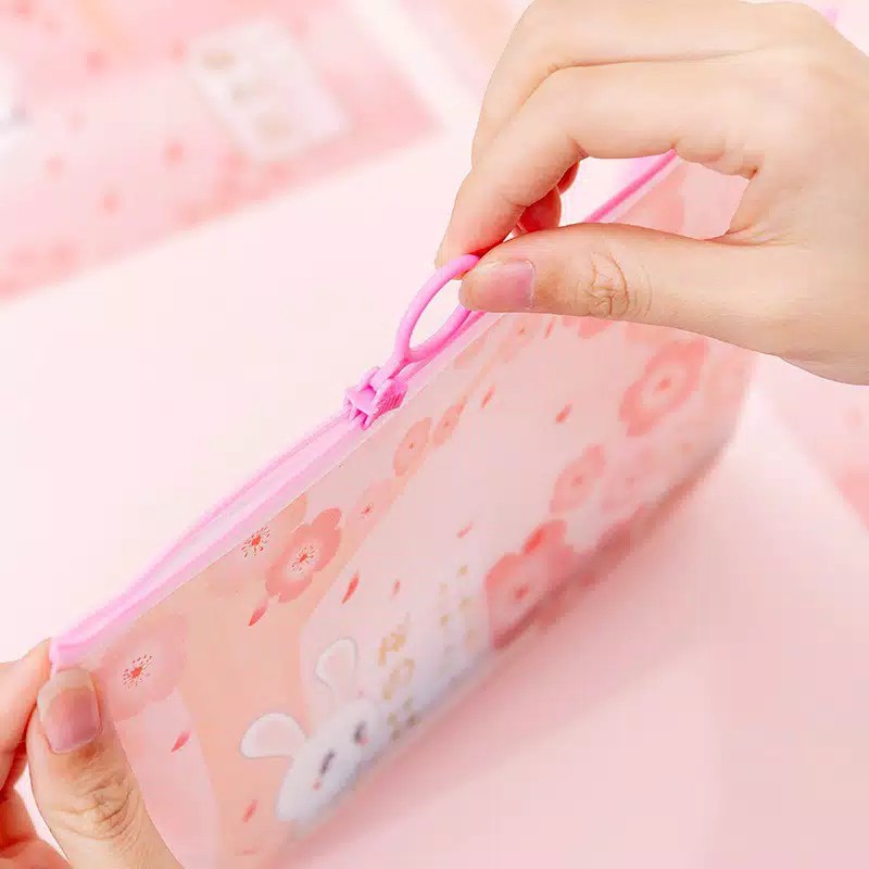 

Zipper Bag Transparan Rabbit Tempat Pensil Kelinci Sakura