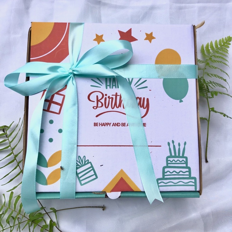 

BOX HAPPY BIRTHDAY HIJAU UKURAN 24X24X7/ GIFT BOX/ KOTAK KADO