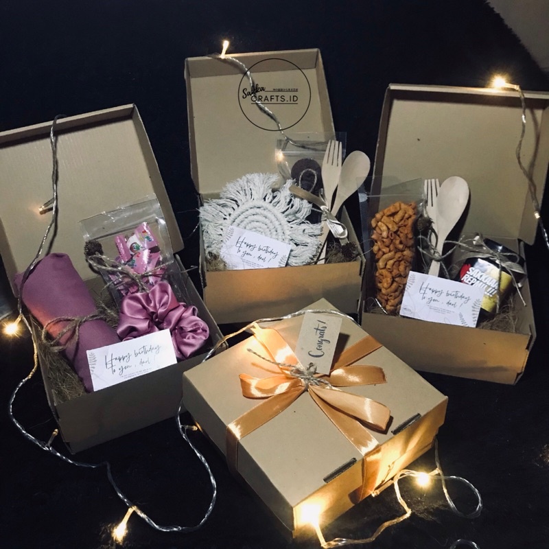 

Hampers Aestethic Premium Quality