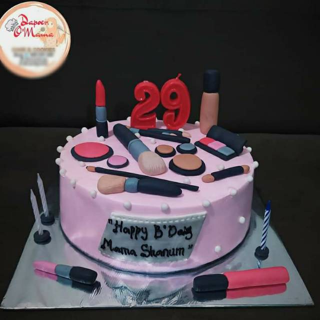 

Kue ulang tahun make up / make up cake / kue ulang tahun kosmetik