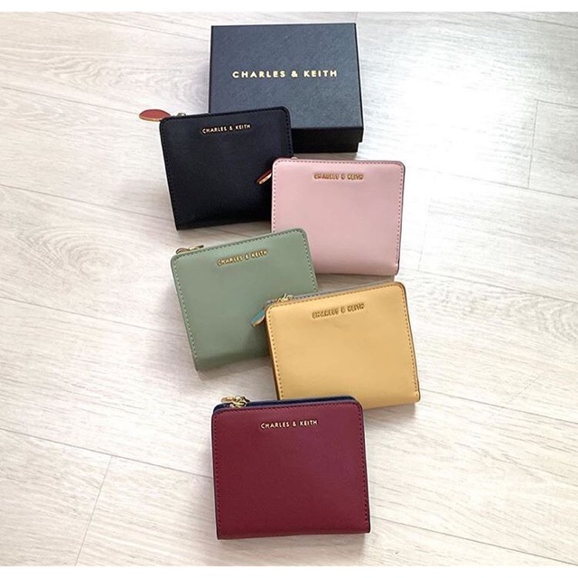 Dompet charles n keith