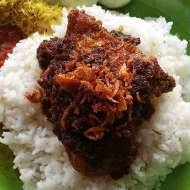 

Nasi ayam bumbu hitam riva
