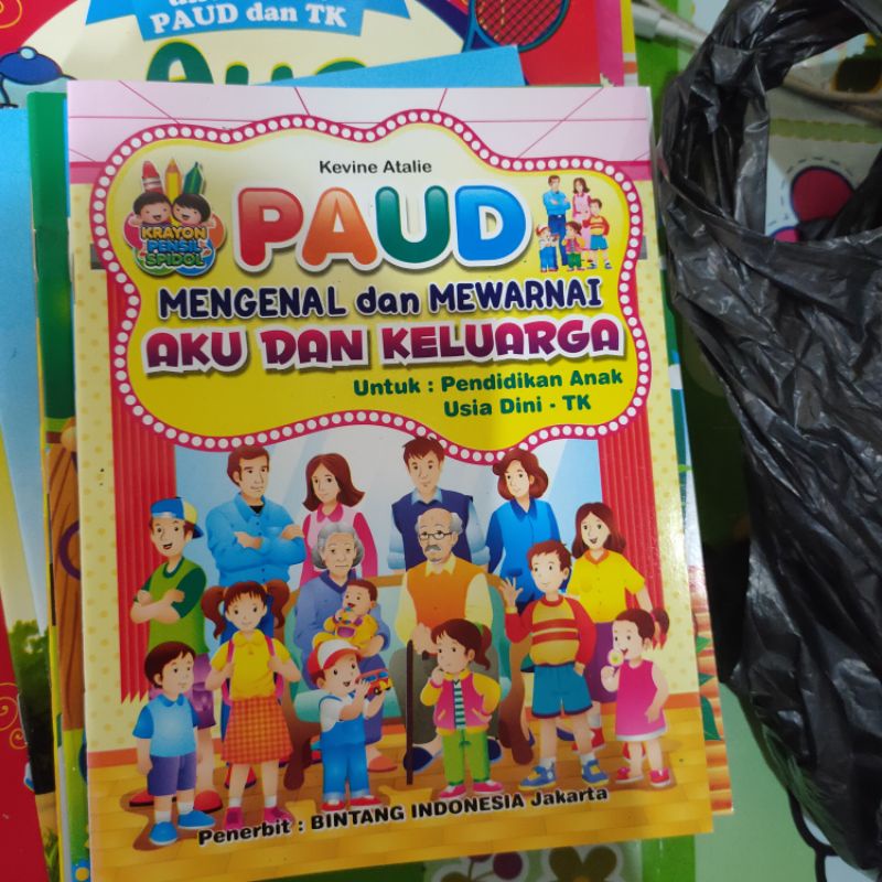 Buku Edukatif Mengenal dan Mewarnai-aku dan keluarga