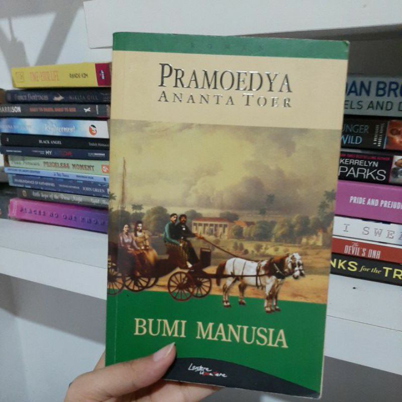 novel bumi manusia (preloved)