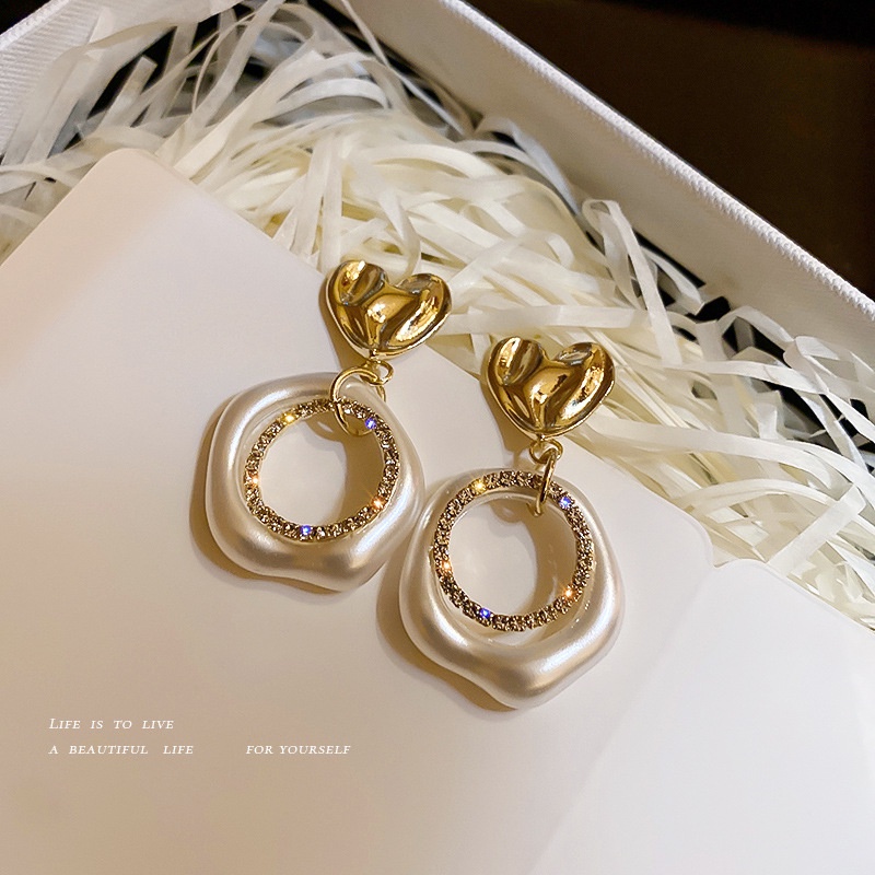 Anting Tusuk Gantung Desain Hatilingkaran Hollow Hias Mutiaraberlian Gaya Koreaelegan Untuk Wanita