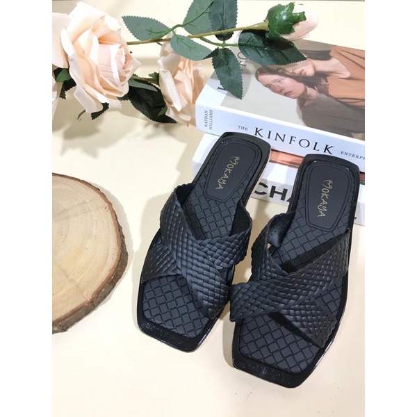 Sandal Slop Silang Anyaman Import Mokaya 213-68-Hitam