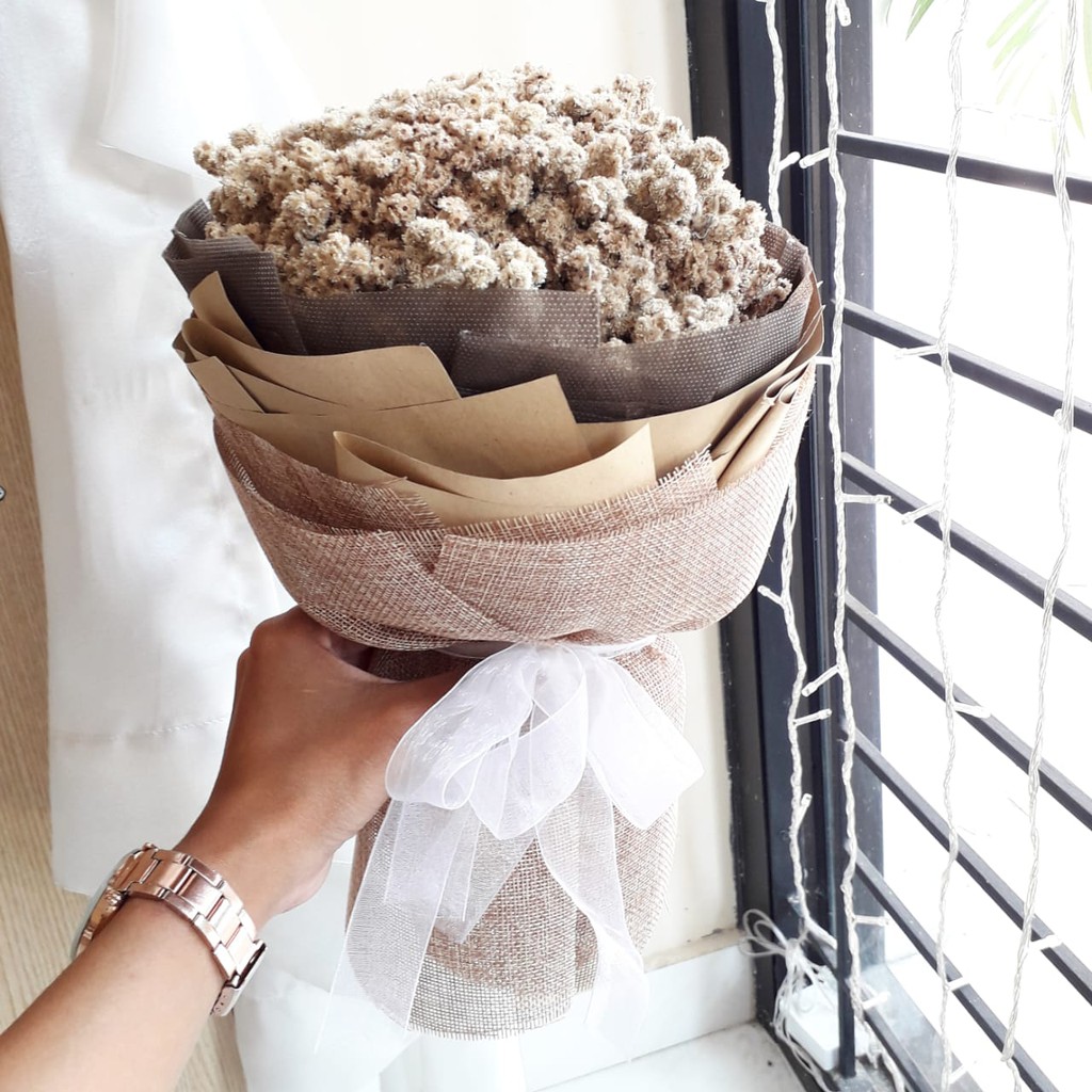 Natural Edelweis Bridal Bouquet Buket Pernikahan Bunga Natural Edelweis Bridal Bouquet Buket Pernikahan Bunga