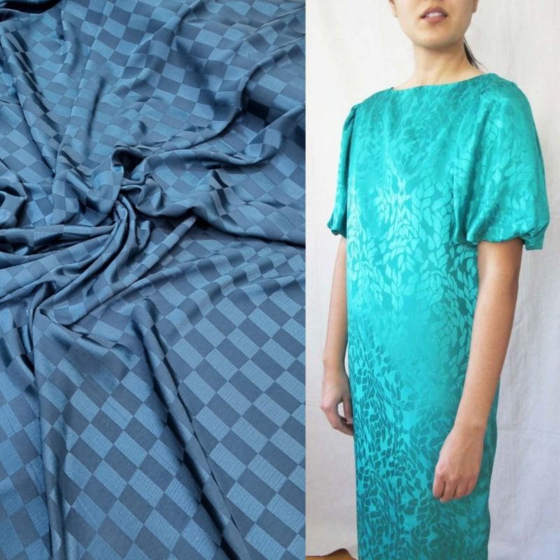 Kain Silk Emboss Silky Kembang Batu