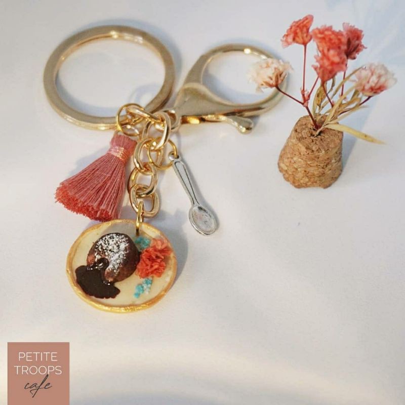 Chocolate lava cake bag charm - gantungan tas/kunci polymer clay Petite Troops cafe
