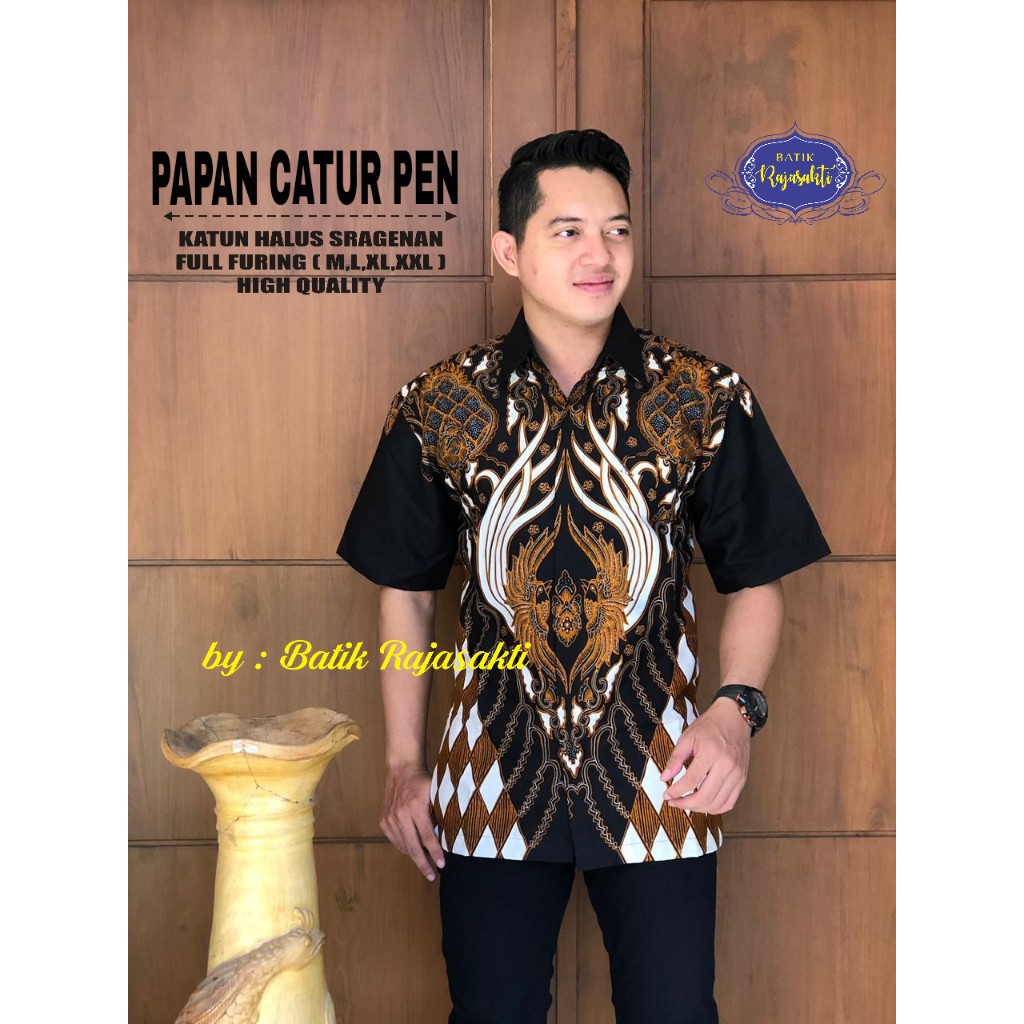 PAPAN CATUR 1 2 RAJASAKTI KEMEJA BATIK SOLO PRIA LENGAN PENDEK PANJANG LAPIS FURING ATASAN PREMIUM MODERN KATUN HALUS BALUNG LEHER KERIS SOGAN 2 KERIS PUTIH 2 DAFFIN FAAZ DAFFIN FAAZ PEN AQROB ALFARISQY 2 WIKRAMA BIRU PANJANG MANUK SALTO TWO SATRIO MALIK