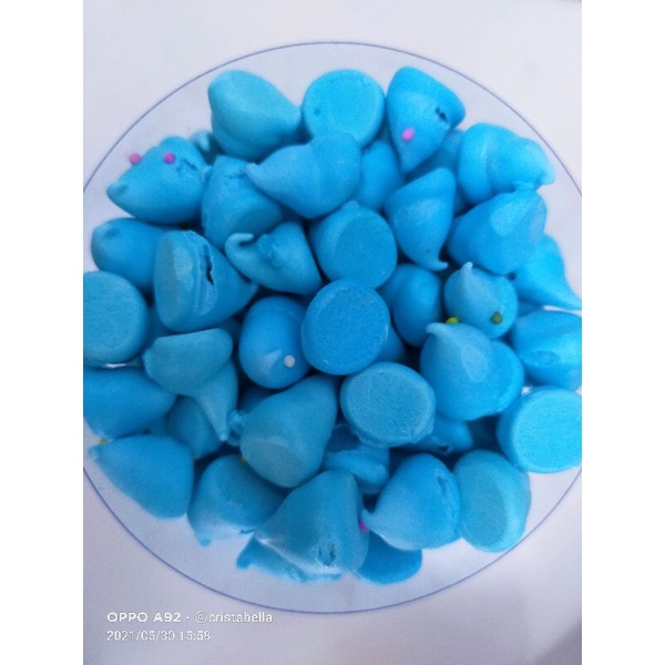 

mini meringue blue velvet