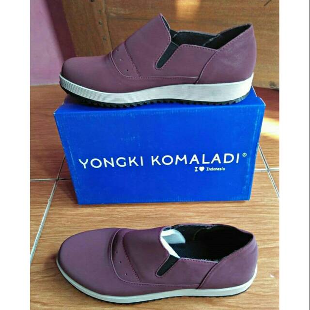 Sepatu wanita Yongki Komaladi