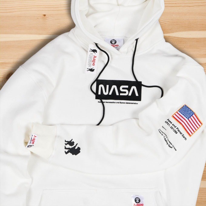 a bathing ape white hoodie