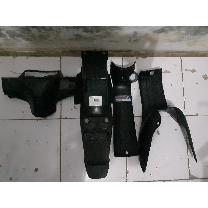 paket ful set cover body bodi kadar fis.r f1.zr vega lama