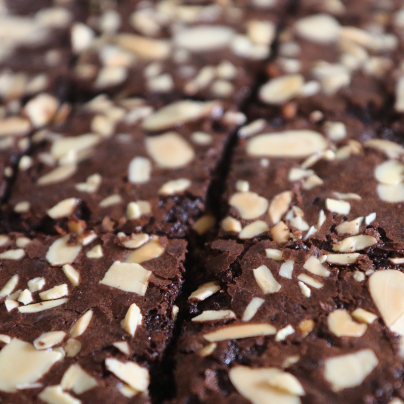 

Brownies. Size 20x20. Almond brownie