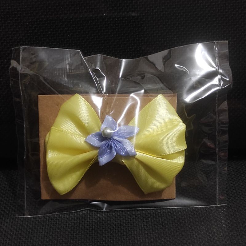 

Aksesoris Pita Kado Hadiah Kuning