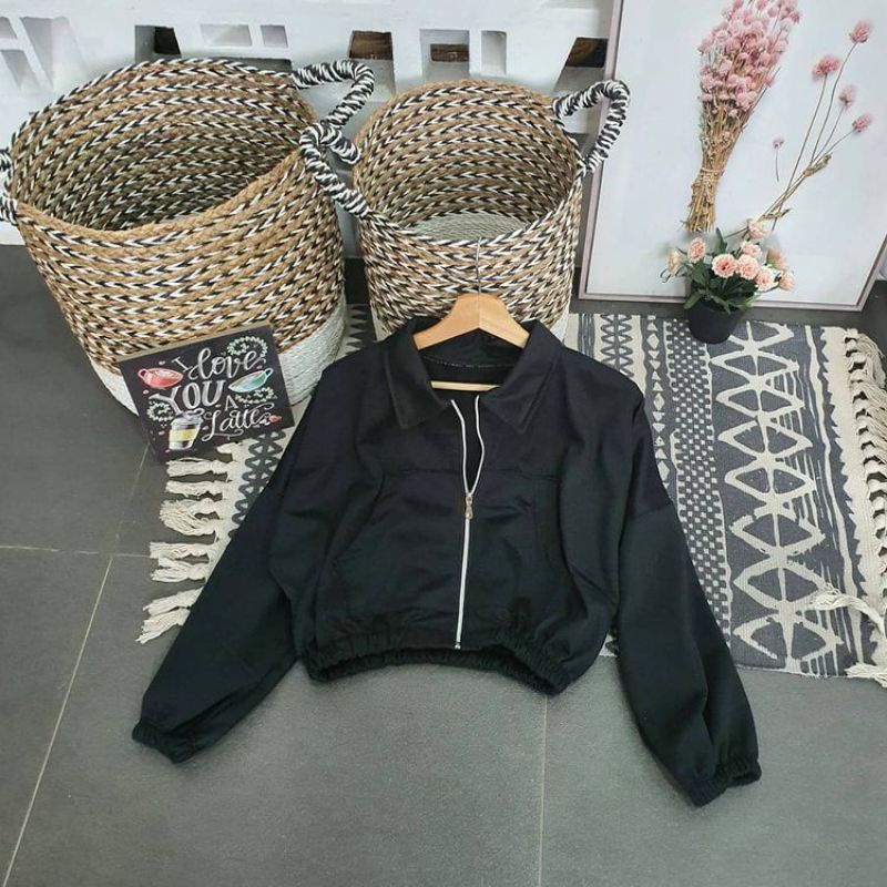 JAKET CROOP VADA COLAR KEKINIAN/FASHION WANITA/JAKET MURAH TEBAL
