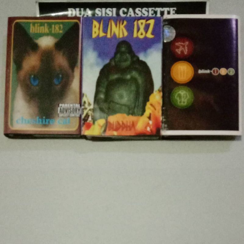 paket kaset blink182 - budha - chesire cat - take off your pants and jacket