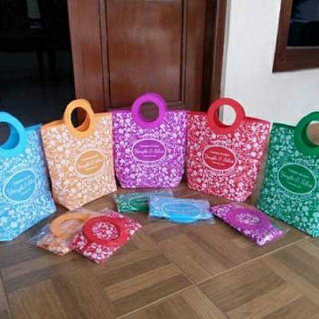 

SOUVENIR Tas Pegangan Bulat