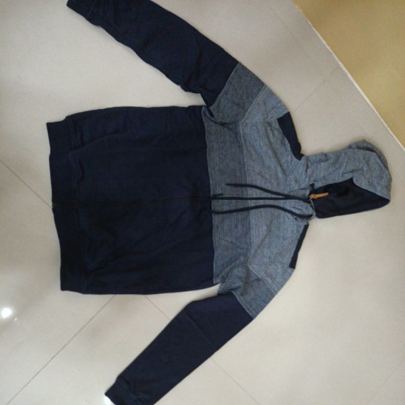 Sweater cressida terbaru