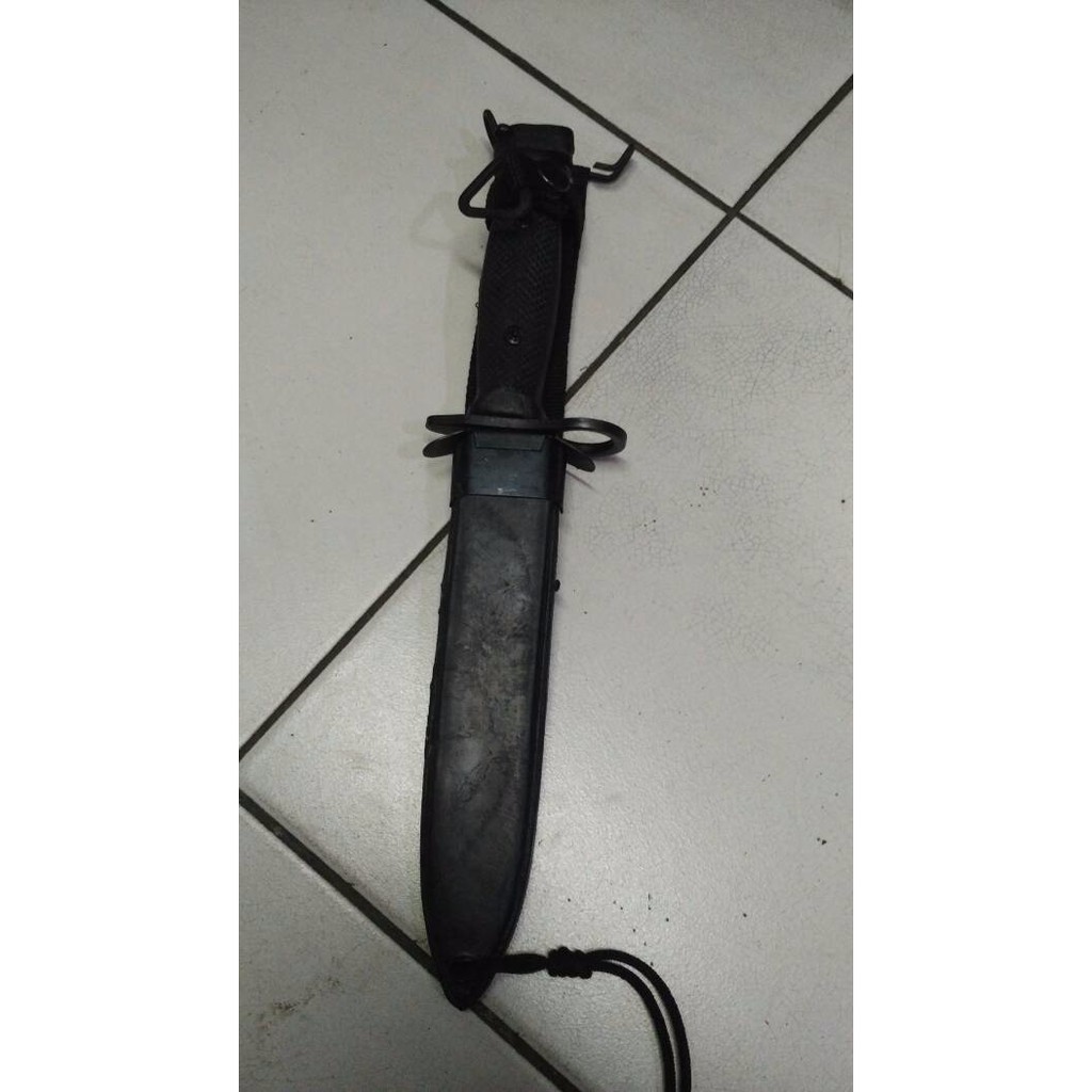 sangkur pisau belati