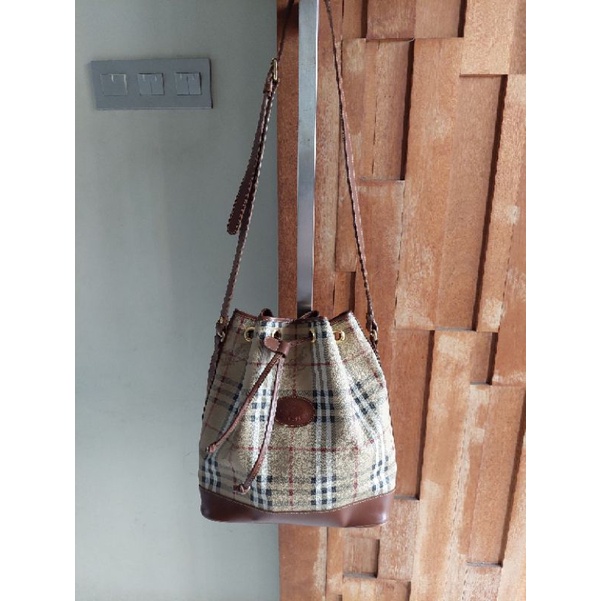 Tas ala Burberry serut