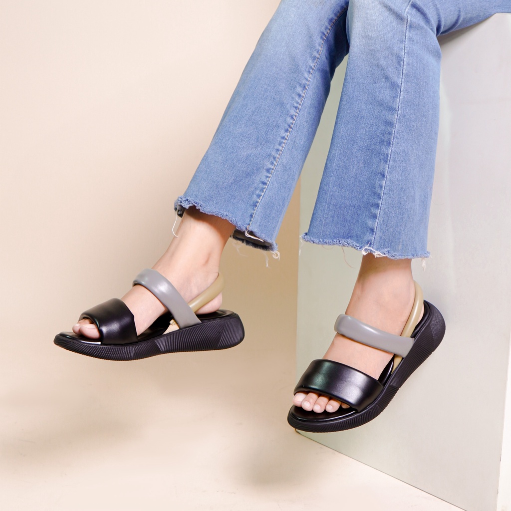 LAPEPA YUK -  Sepatu Sandal Wanita Wedges VALERIE Model Ban dua Tali Strap belakang Hak Tinggi Sole 4 cm Spatu Sendal Gunung Cewek  Size 36 37 38 39 40 Warna Black Grey Soft Cewe Kekinian Premium Terbaru Shoes Ori Original Mall Official Store Promo