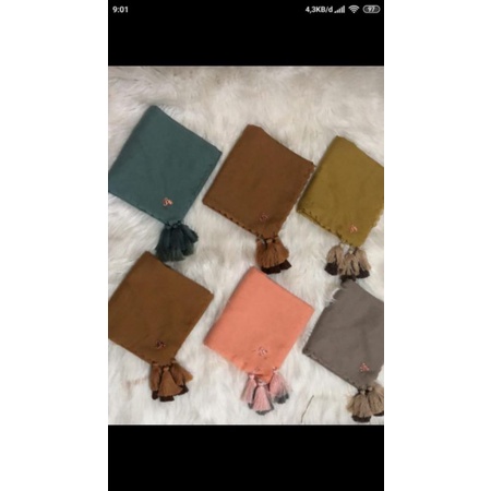 kerudung segiempat bungatta voal polos tasel