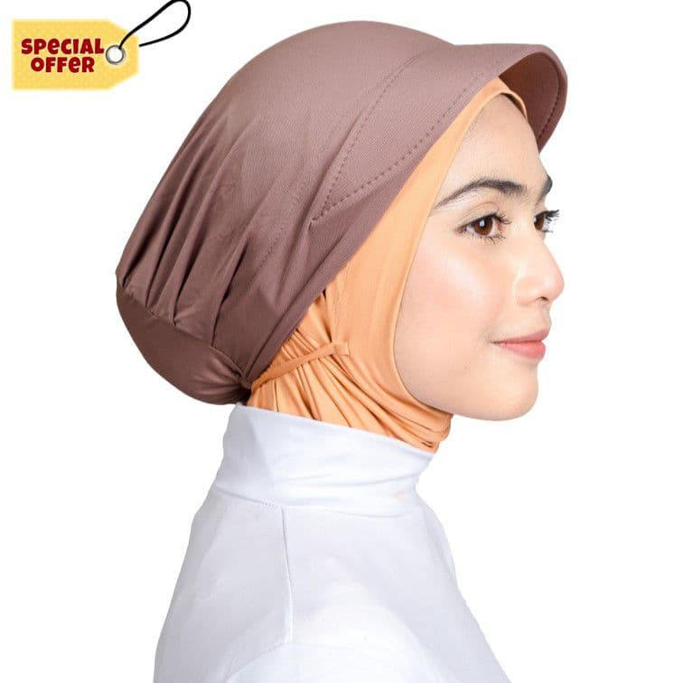 Nisrina Ciput Topi Cepol Deby Pet