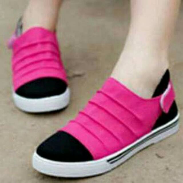 Sepatu / Flat Shoes / Shoe Sneaker Pink Fanta